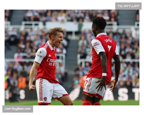 阿斯顿维拉对阵西汉姆联手球未判，埃莫森手臂位置受讨论